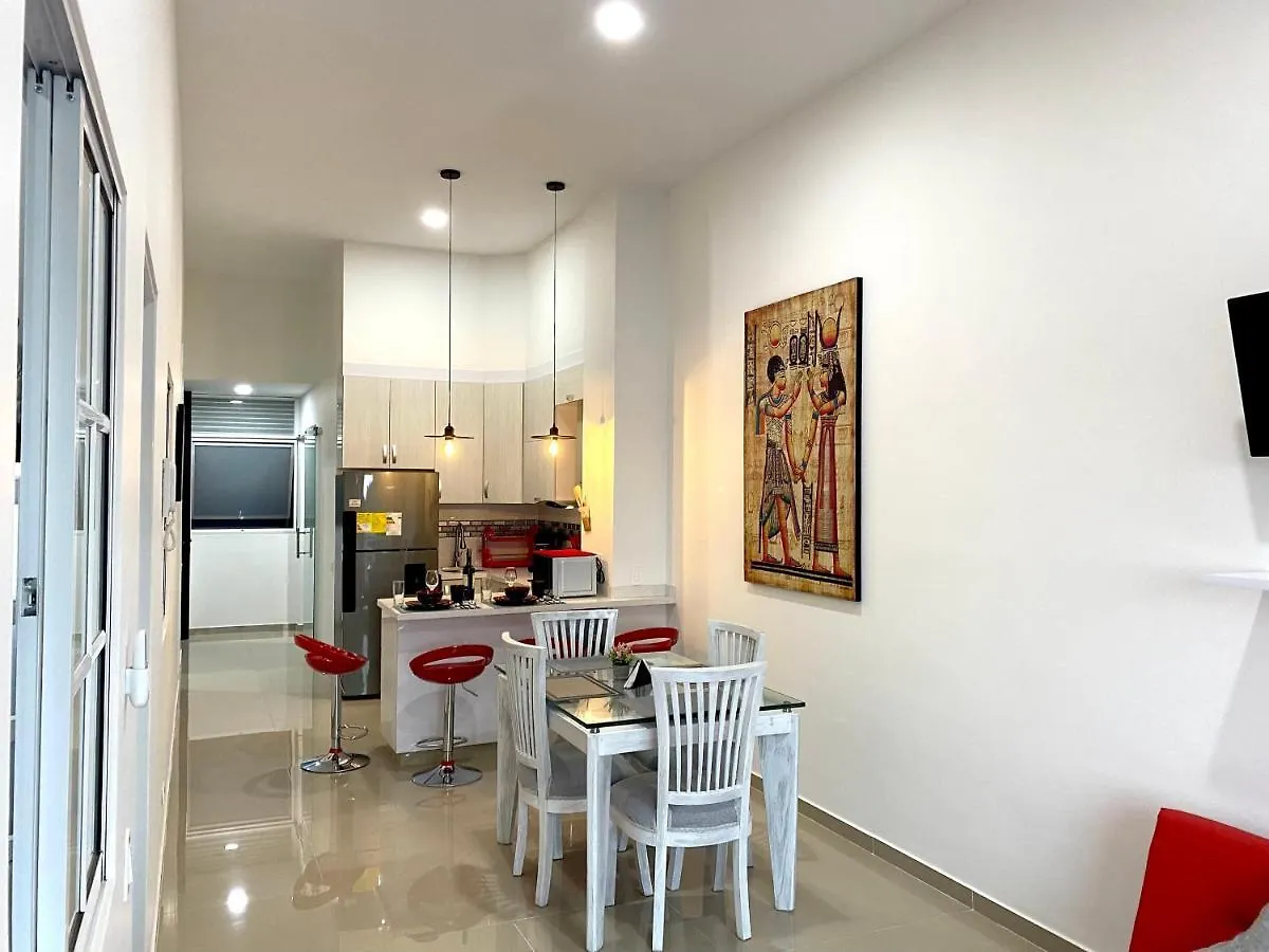 Apartamentos Coloridos: Cómodos Condominios cerca de Panamericanas Cali 0*,
