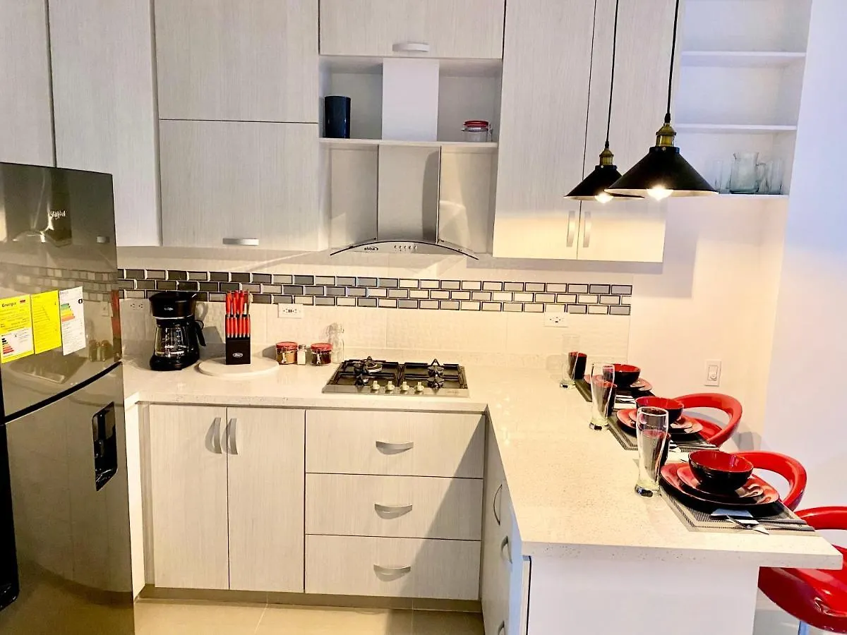 Apartamentos Coloridos: Cómodos Condominios cerca de Panamericanas Cali Apartment