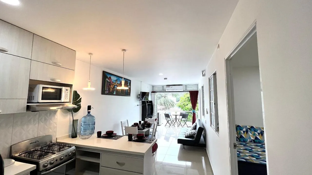 Apartamentos Coloridos: Cómodos Condominios cerca de Panamericanas Cali 0*,  Colombia