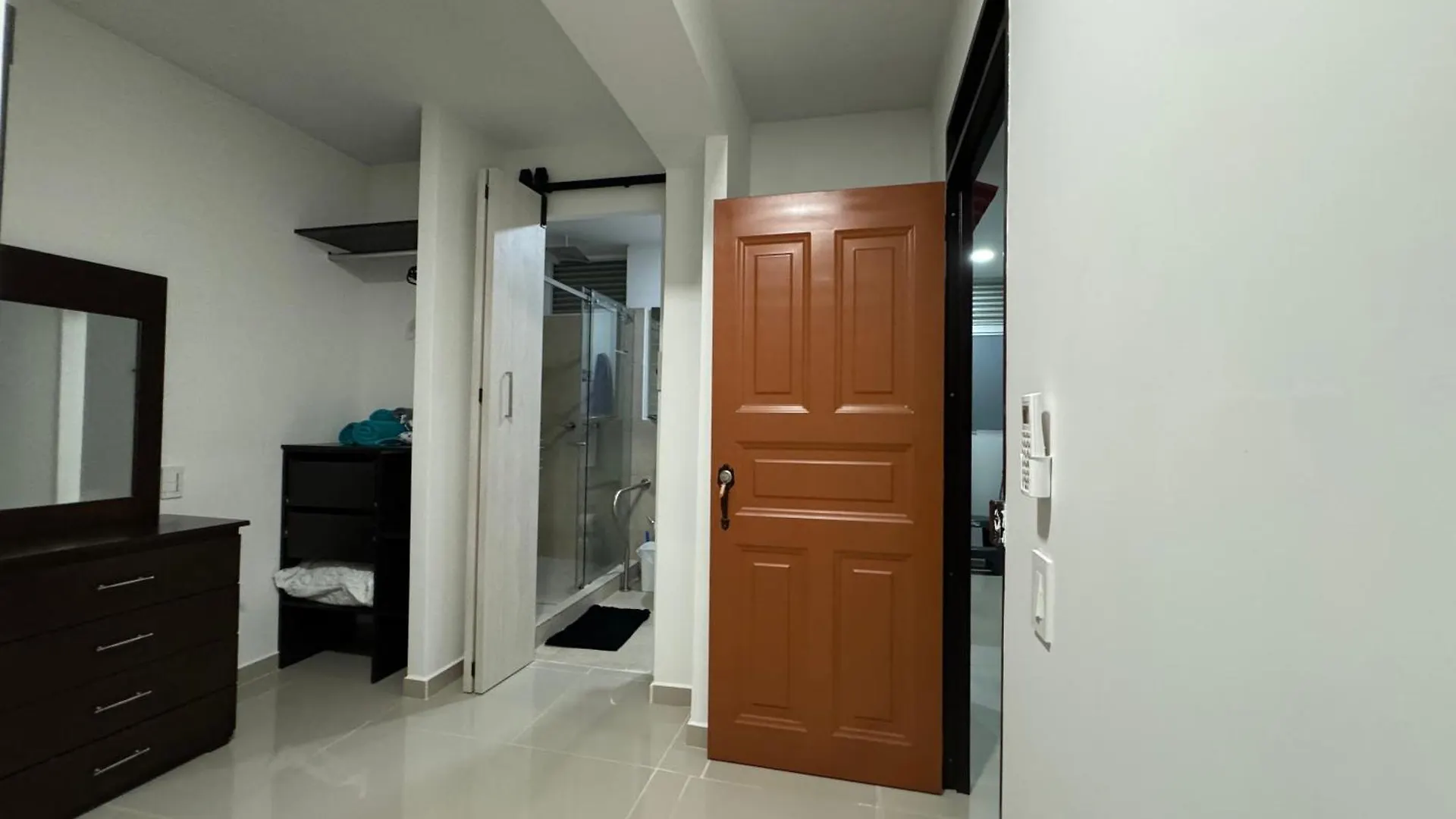 Apartamentos Coloridos: Cómodos Condominios cerca de Panamericanas Cali Apartment