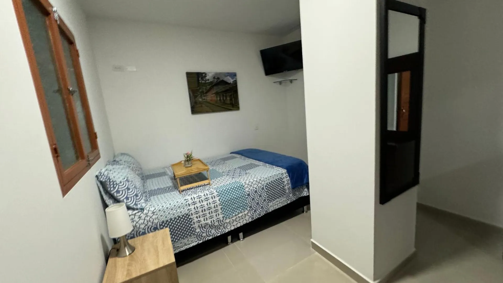 Apartamentos Coloridos: Cómodos Condominios cerca de Panamericanas Cali Apartment