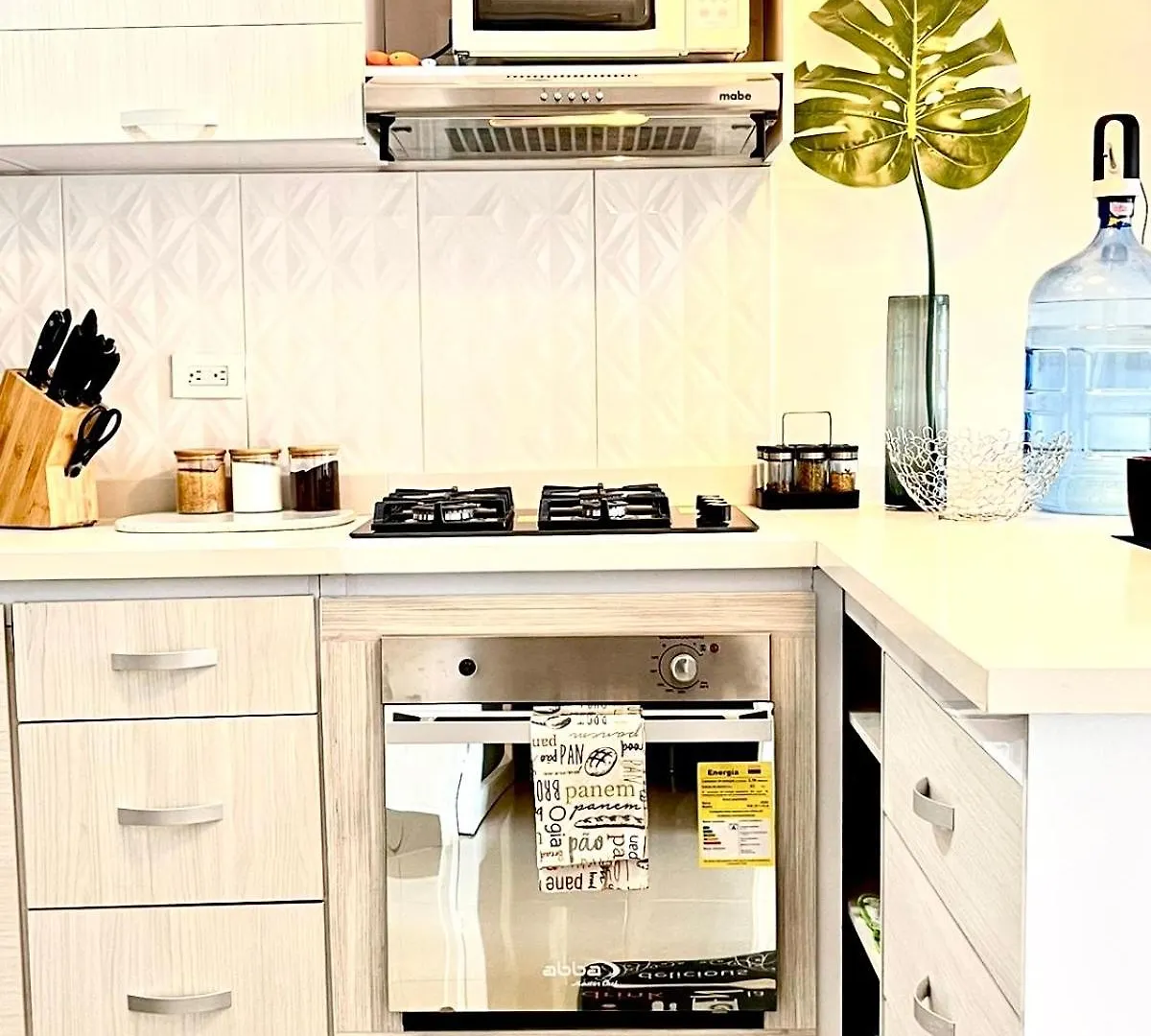 Apartamentos Coloridos: Cómodos Condominios cerca de Panamericanas Cali Colombia